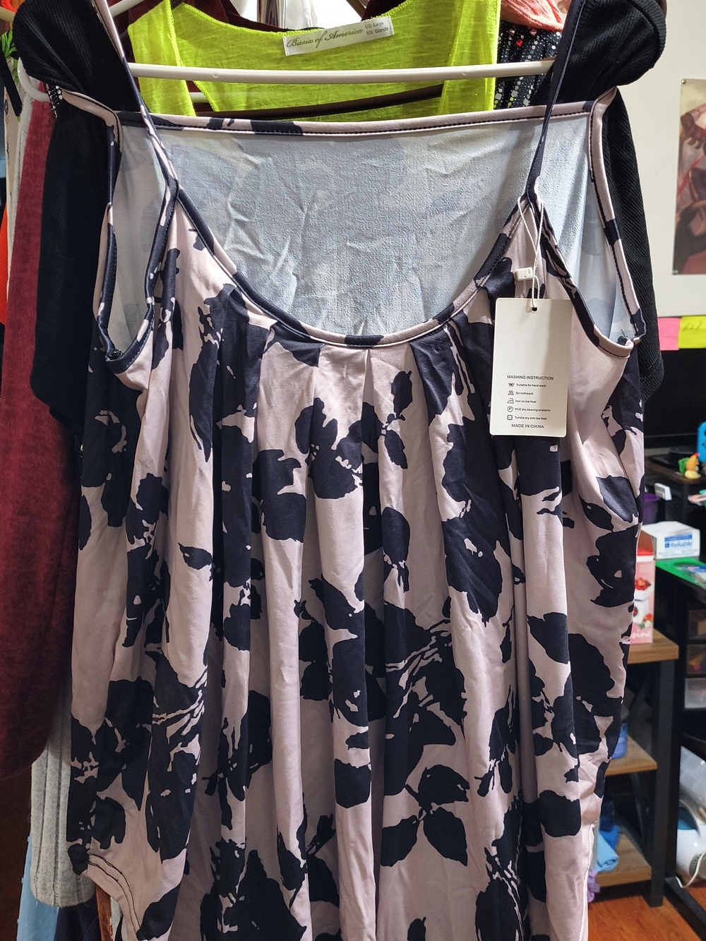 Suvimuga Spaghetti Strap Floral Print Slip Shirt in Grey and Black